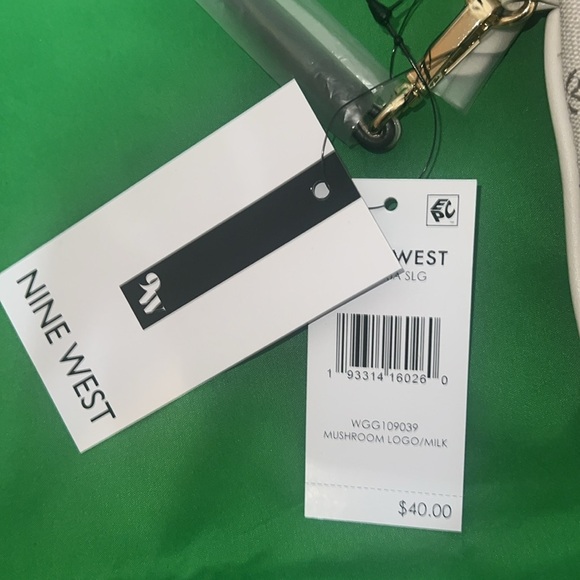 Nine West Wristlet Bag NWT - Picture 4 of 10